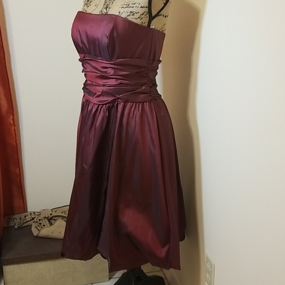 NWT David's Bridal Strapless Berry Cocktail dress size 8 - Picture 5 of 14